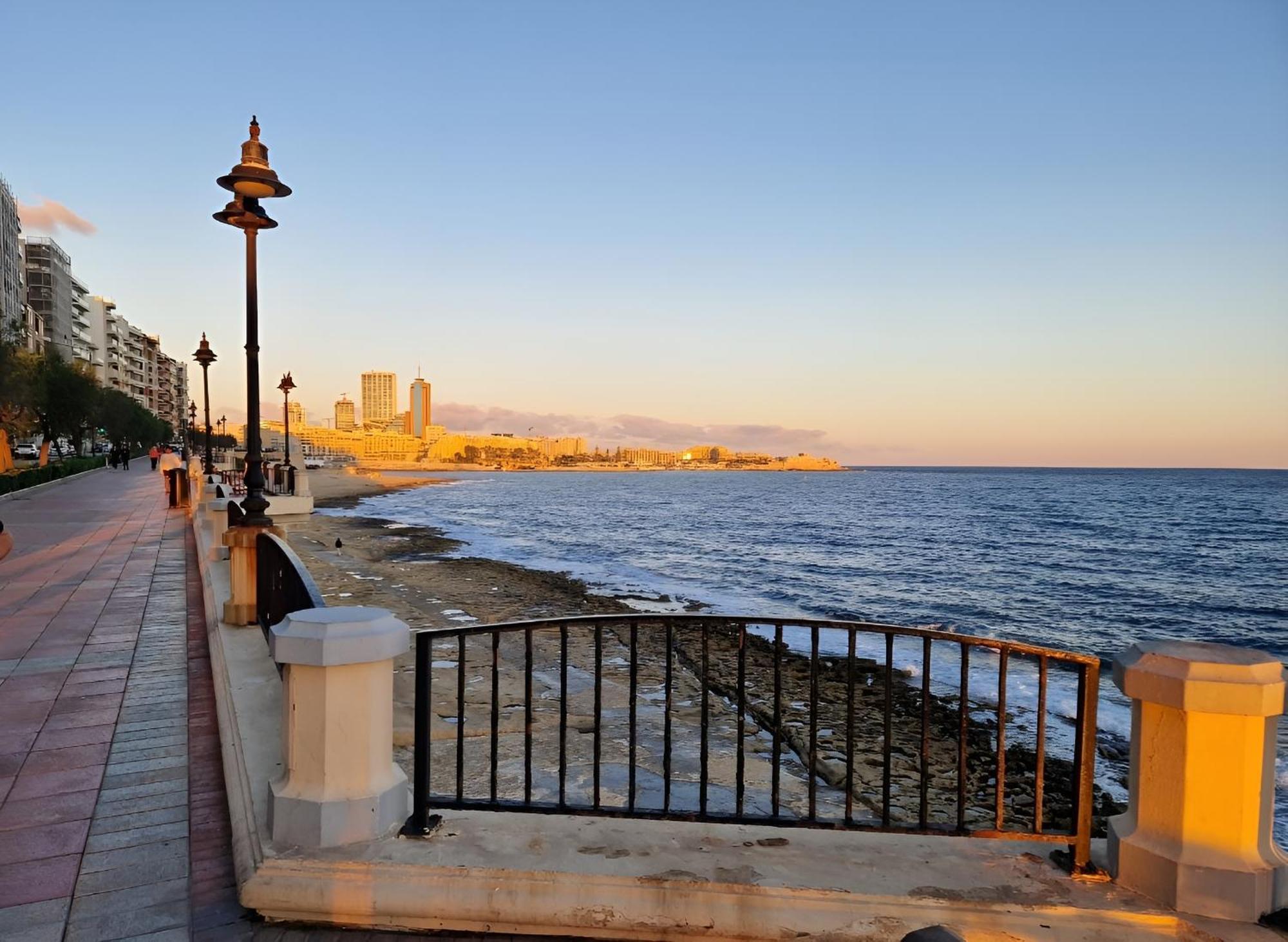 Sliema Cosy Penthouse With Bbq Daire Dış mekan fotoğraf
