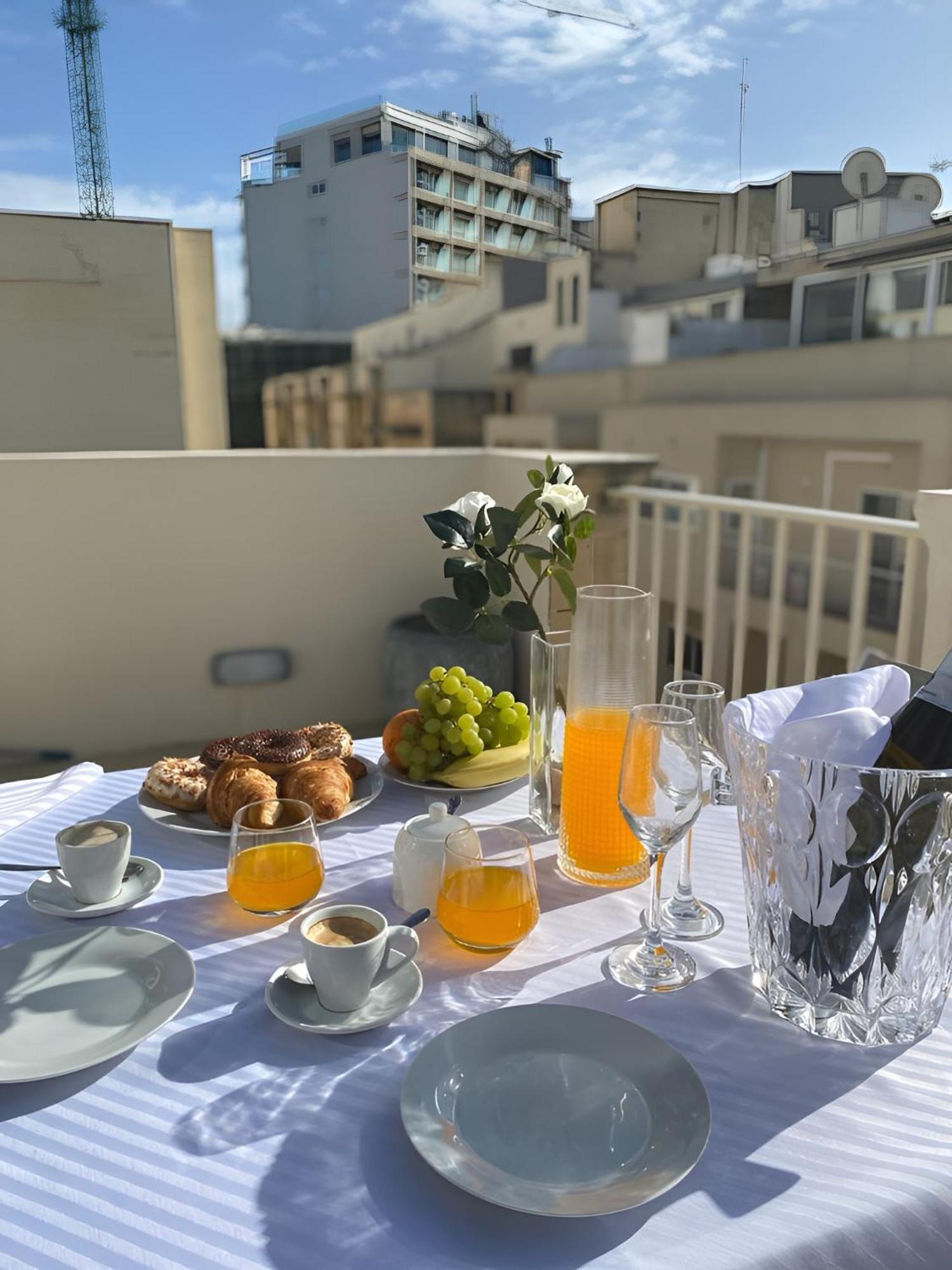 Sliema Cosy Penthouse With Bbq Daire Dış mekan fotoğraf